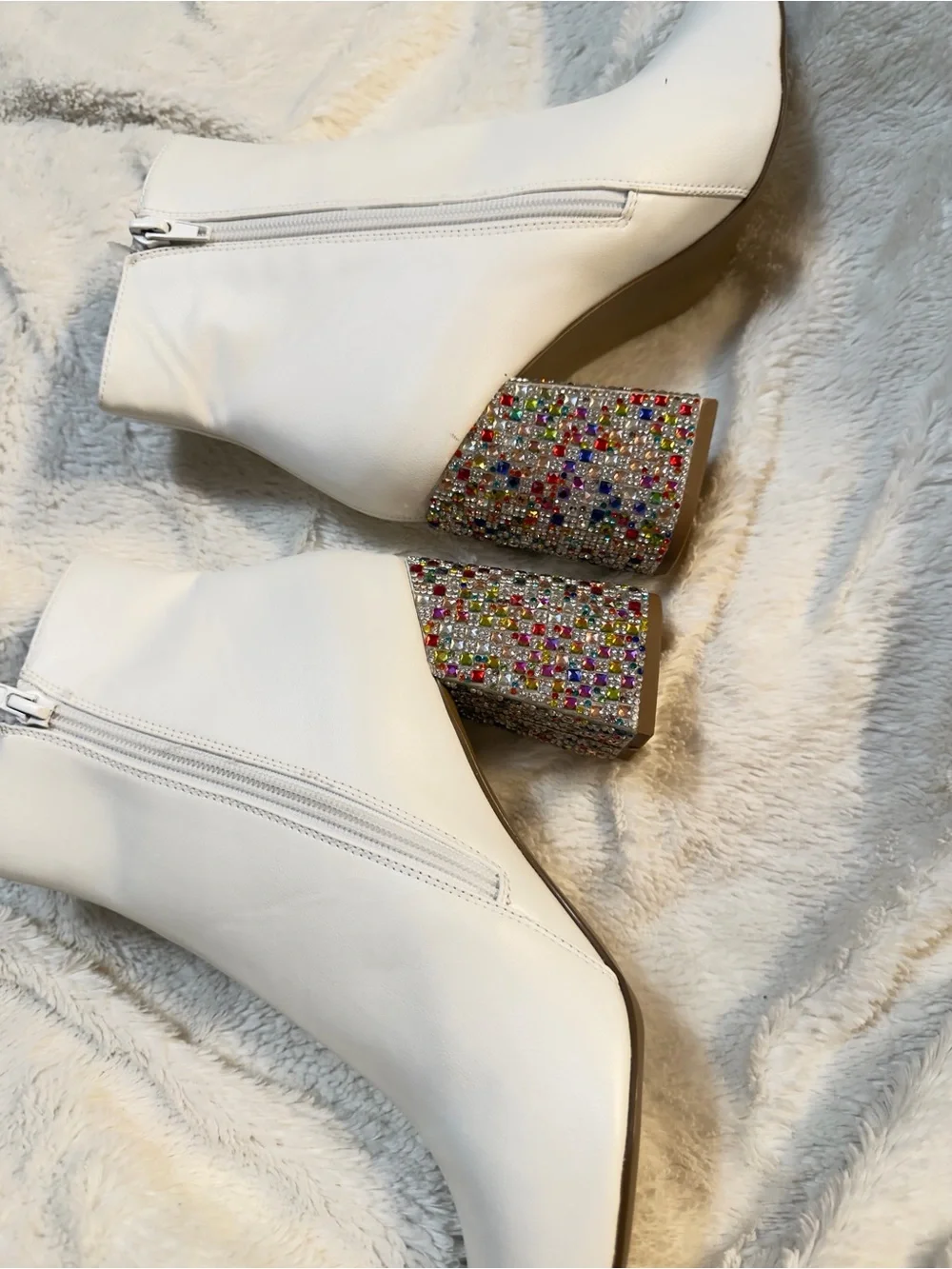 Betsey Johnson Kassie White Ankle Boots Size 8.5- New!